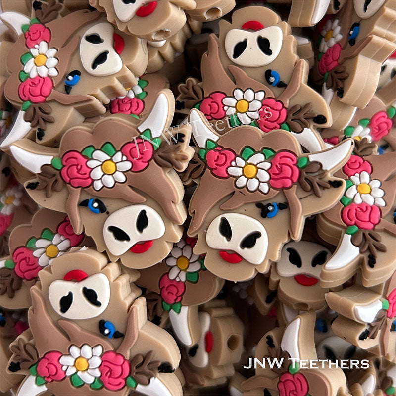 Flower highland cow head silicone beads brown