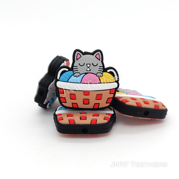 Sleeping cat with yarn ball silicone focal beads