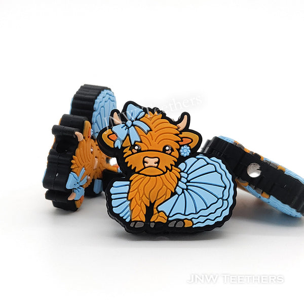 Blue dress alpine cow silicone focal beads