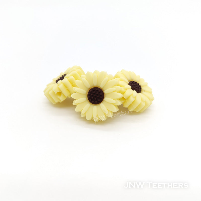 Cream Yellow 20mm Mini Daisy Silicone Focal Beads