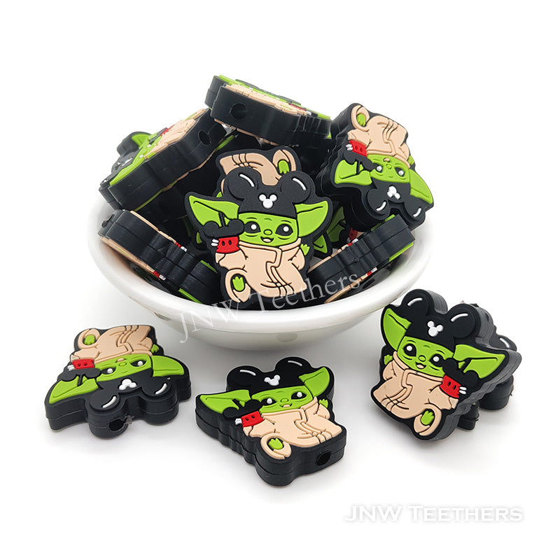 Yoda in Micki mouse hat silicone focal beads